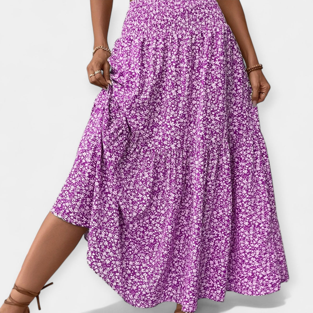 Fiorita Elegante: Gonna alla Moda per un Look Fresco e Stagionale