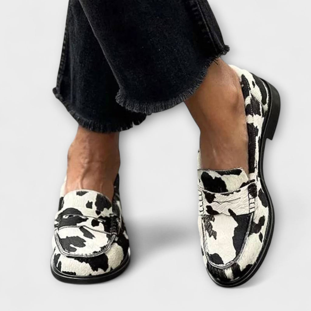 Victoria - Pantofole Fashion Statement per un Comfort Inconfondibile