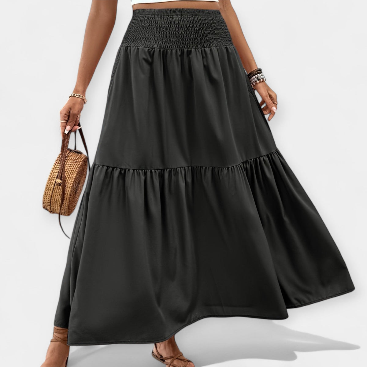 Fiorita Elegante: Gonna alla Moda per un Look Fresco e Stagionale