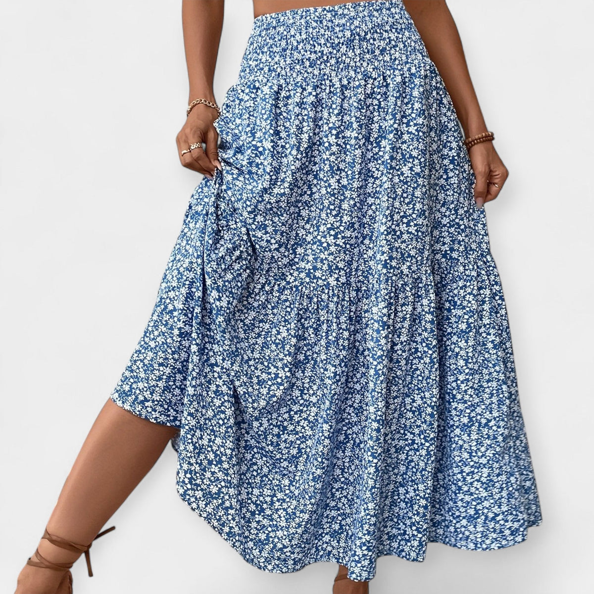 Fiorita Elegante: Gonna alla Moda per un Look Fresco e Stagionale