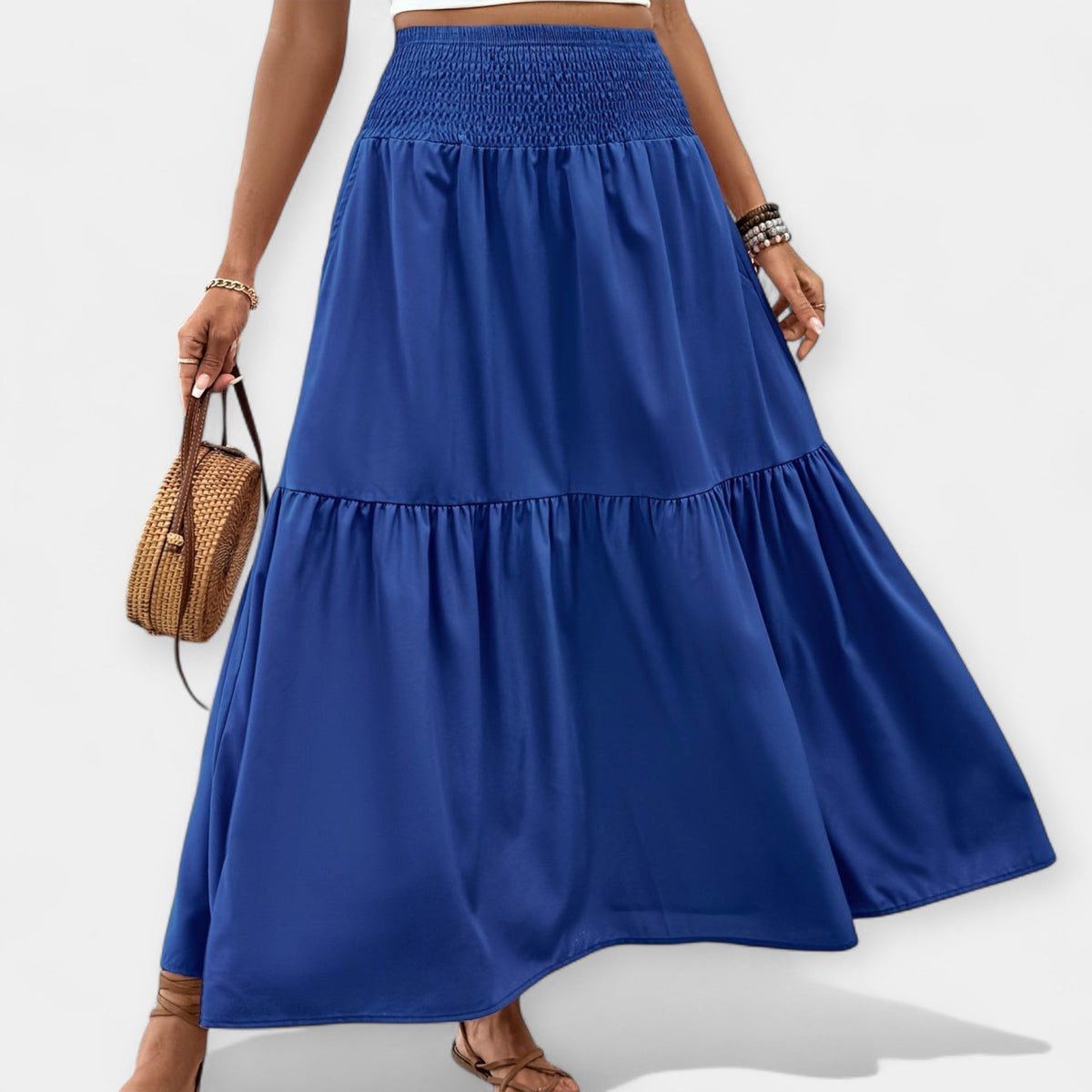 Fiorita Elegante: Gonna alla Moda per un Look Fresco e Stagionale