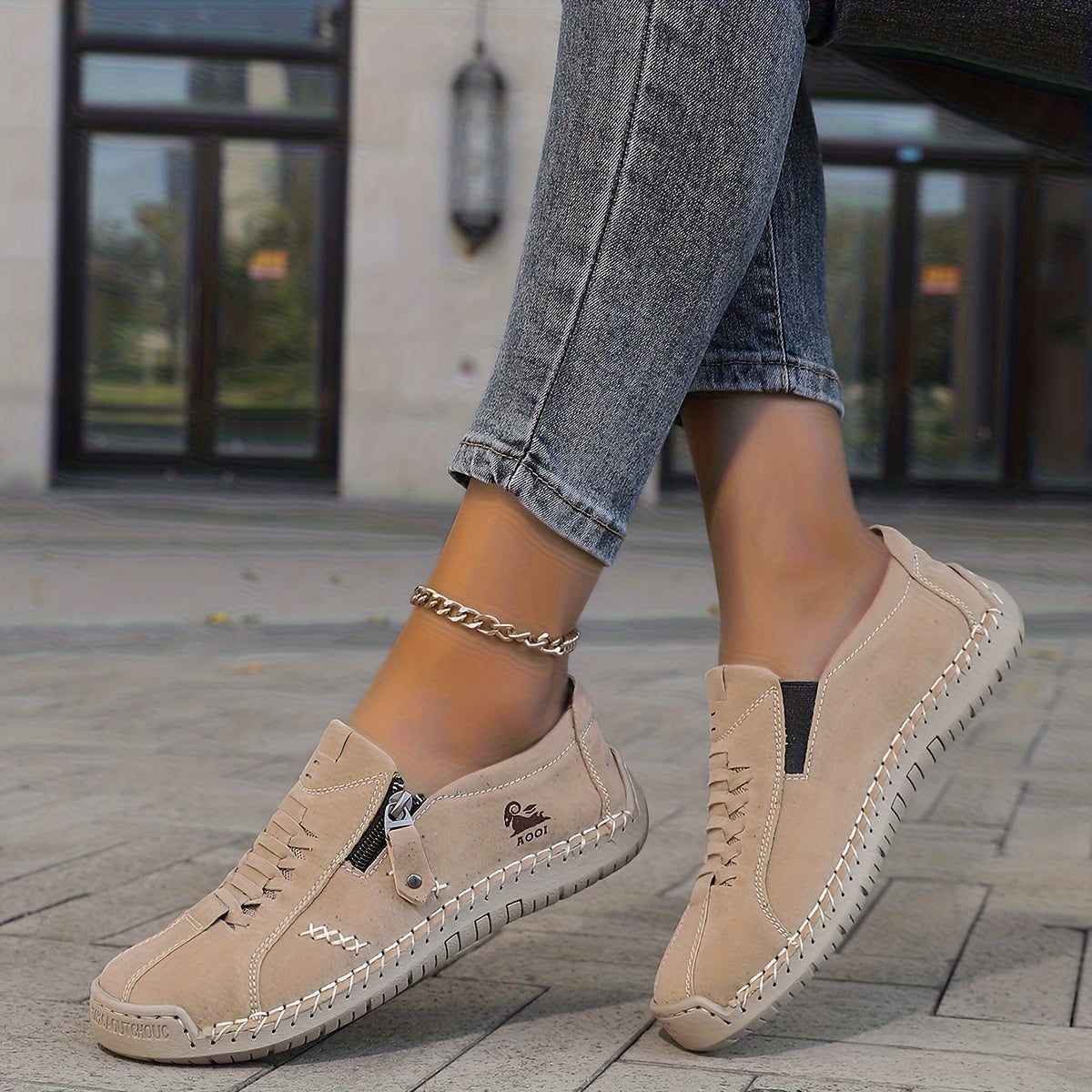 Nila – Eleganza Confortevole con Zip Pratica