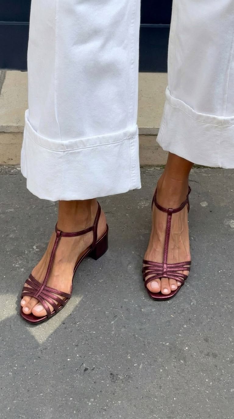 MARCO & BIANCA MILANO | SANDALI DORATI ALLEGRA: L'ELEGANZA QUOTIDIANA PER OGNI OCCASIONE