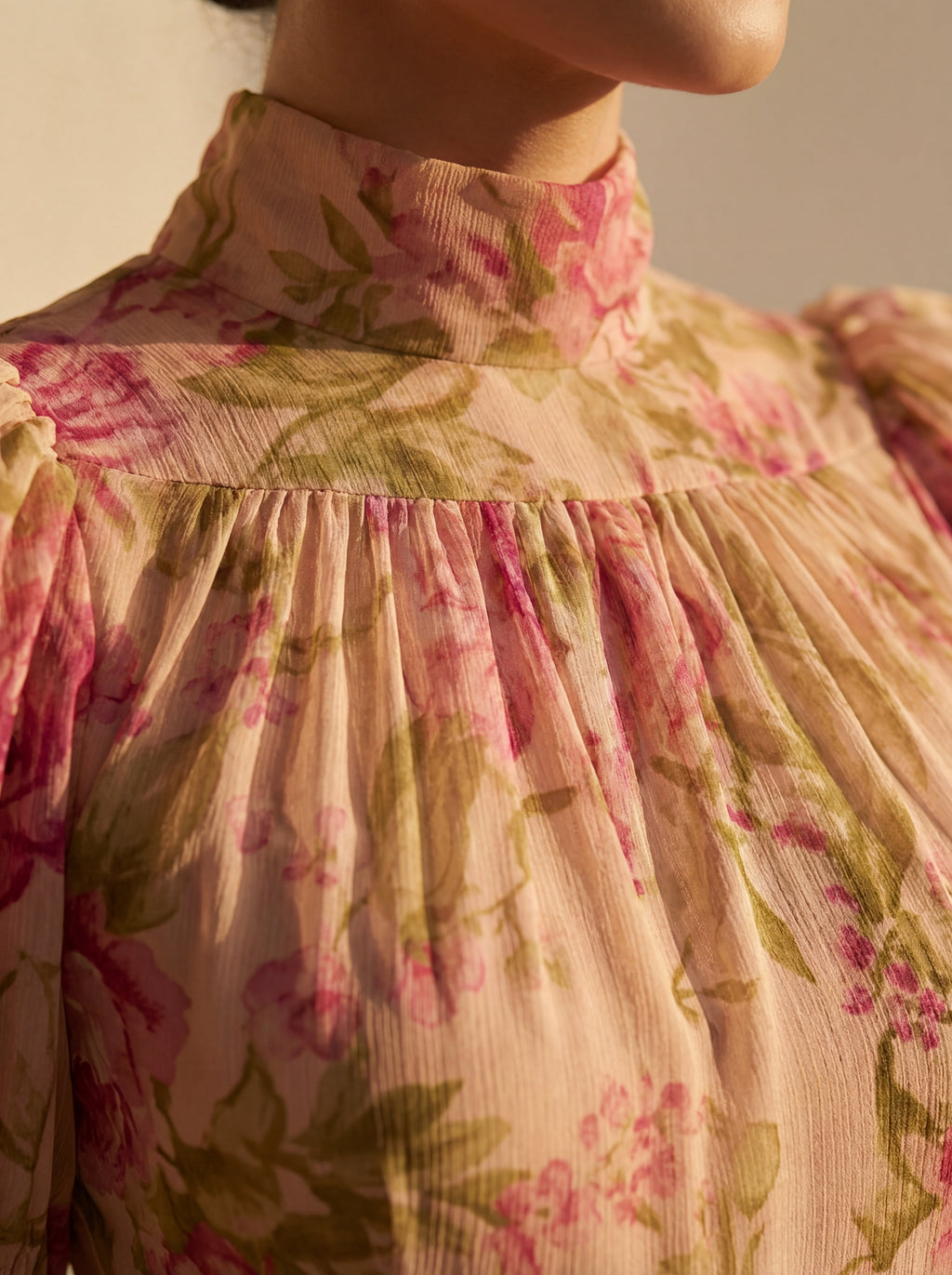 Vestito Rosario: Eleganza e Stile per Ogni Occasione!