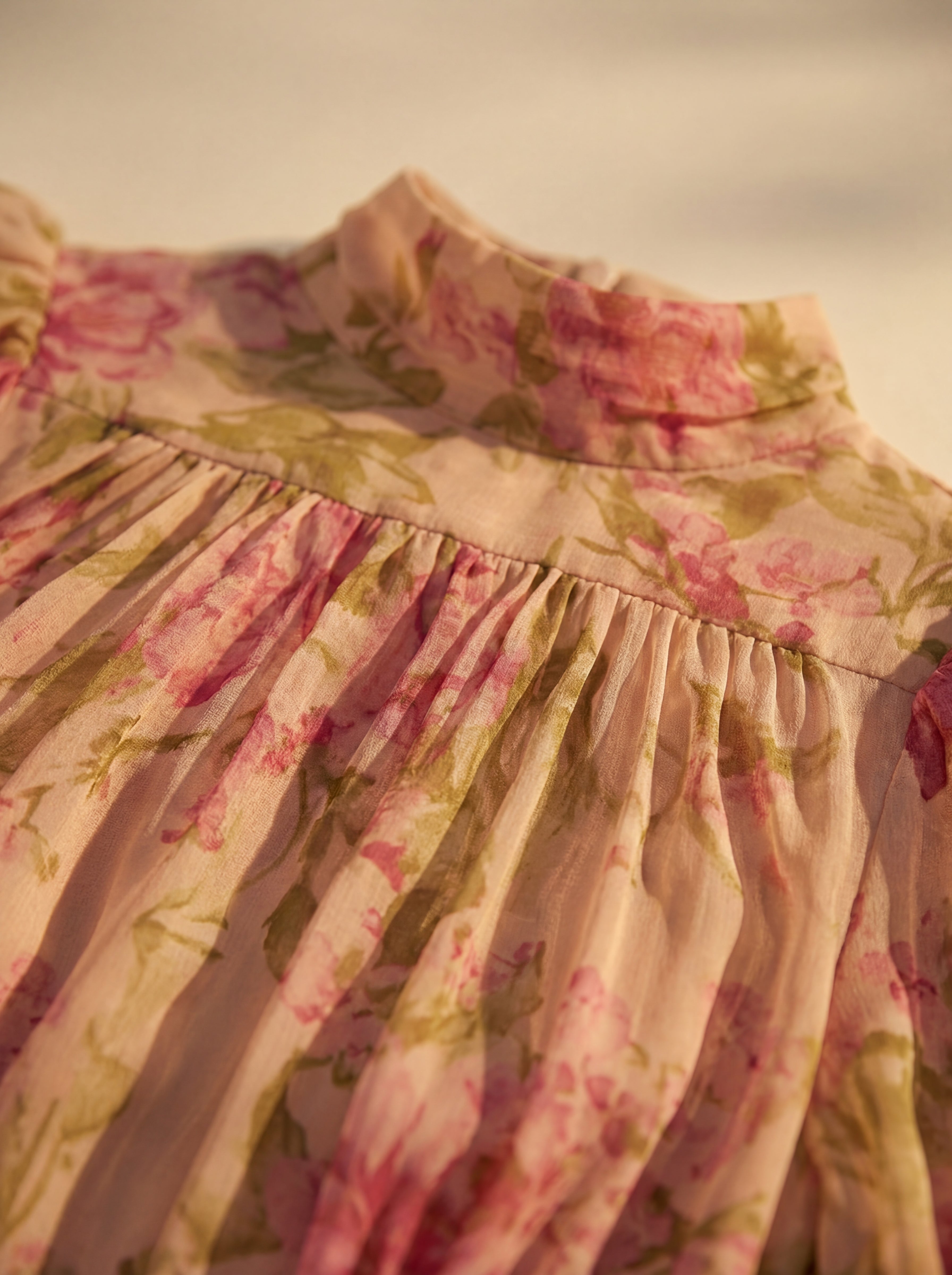Vestito Rosario: Eleganza e Stile per Ogni Occasione!