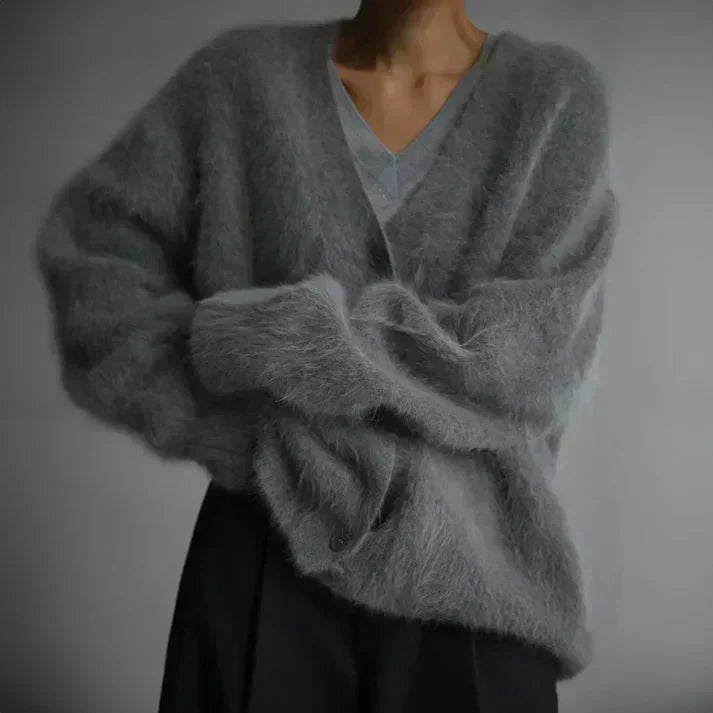 Cardigan Morbido in Cachemire: Comfort e Stile per Ogni Occasione