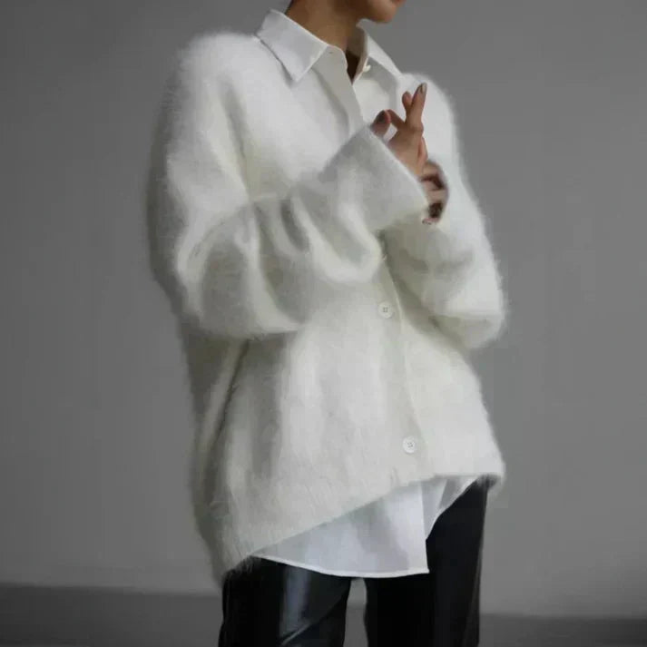 Cardigan Morbido in Cachemire: Comfort e Stile per Ogni Occasione