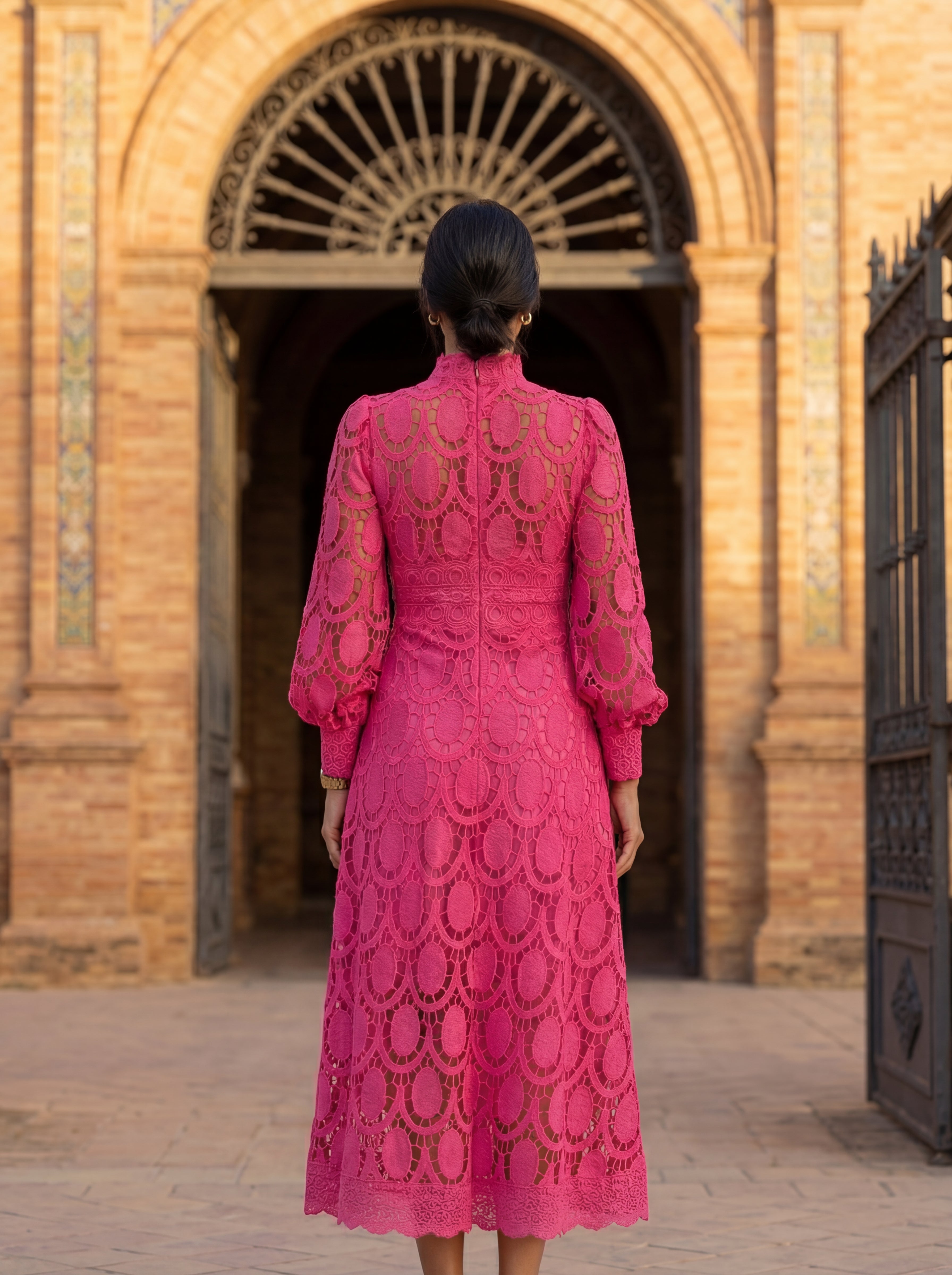 Vestito Carmona: Eleganza e Stile per Ogni Occasione