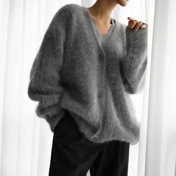 Cardigan Morbido in Cachemire: Comfort e Stile per Ogni Occasione