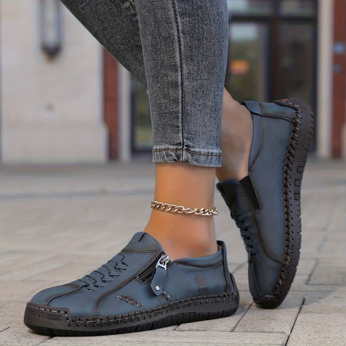 Nila – Eleganza Confortevole con Zip Pratica