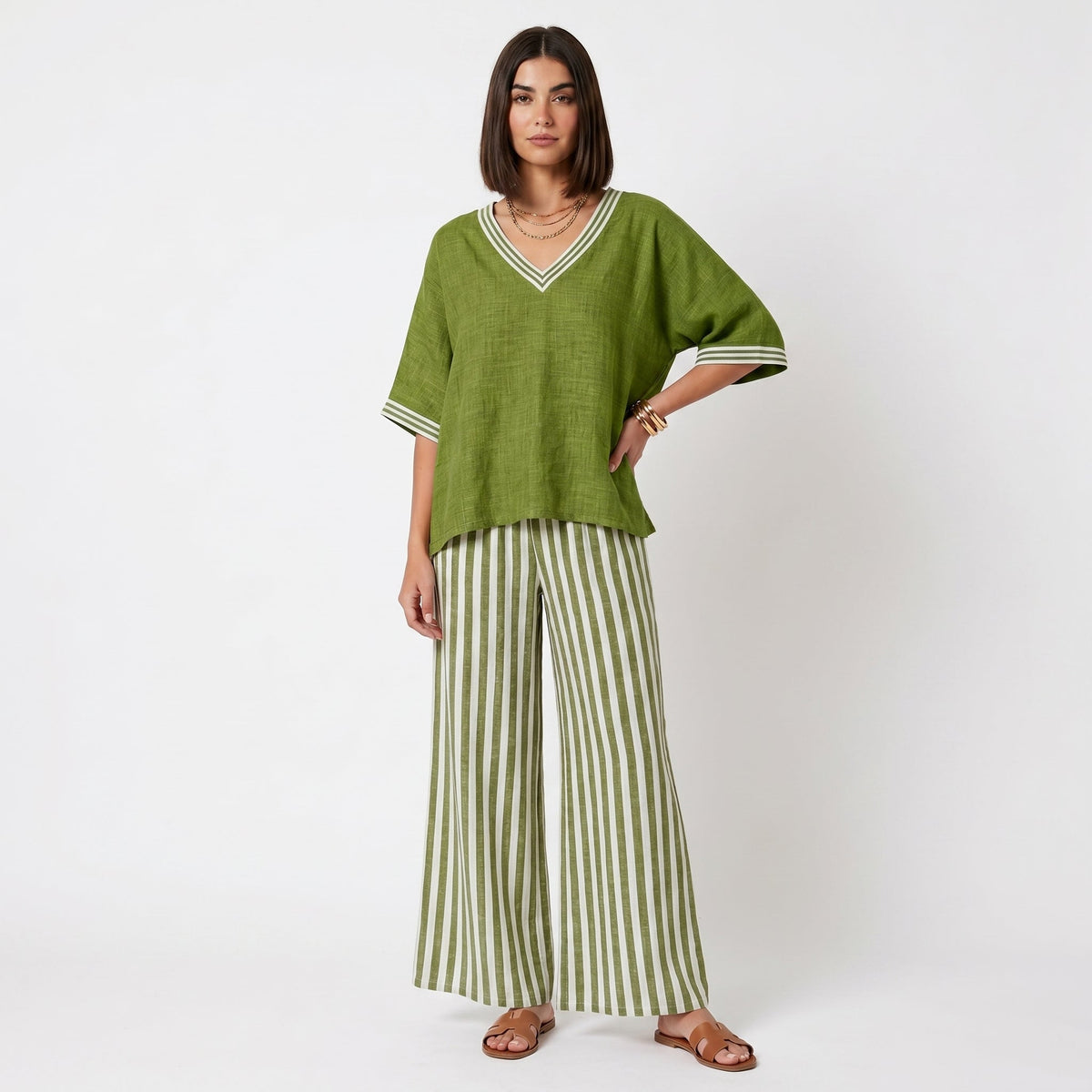 Clara - Completo Elegante in Lino con Tunica e Pantaloni a Righe per un Look Unico