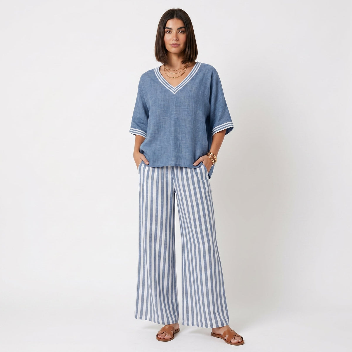 Clara - Completo Elegante in Lino con Tunica e Pantaloni a Righe per un Look Unico