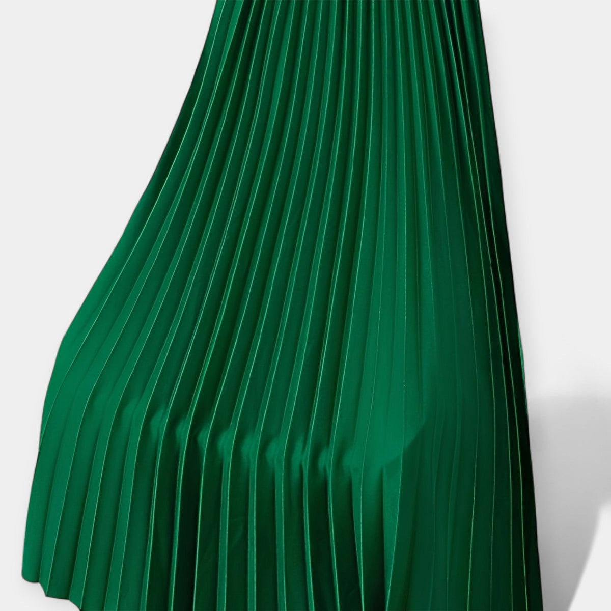 Elegante Gonna Lunga Plissettata in Satin: Stile e Comfort per Ogni Occasione!