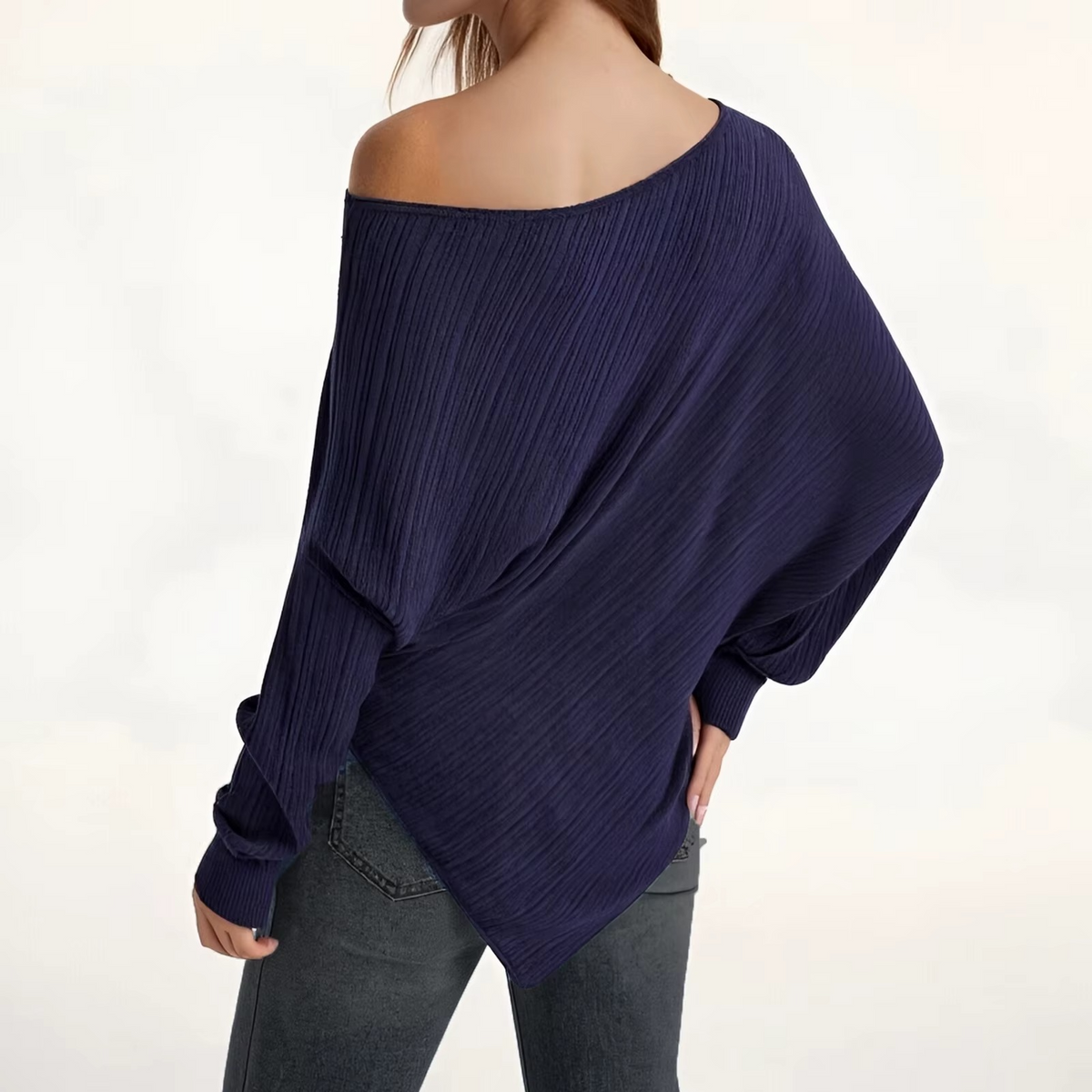 Maglione Asimmetrico con Spalla Scoperta: Stile Unico per Ogni Occasione!