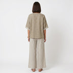 Clara - Completo Elegante in Lino con Tunica e Pantaloni a Righe per un Look Unico