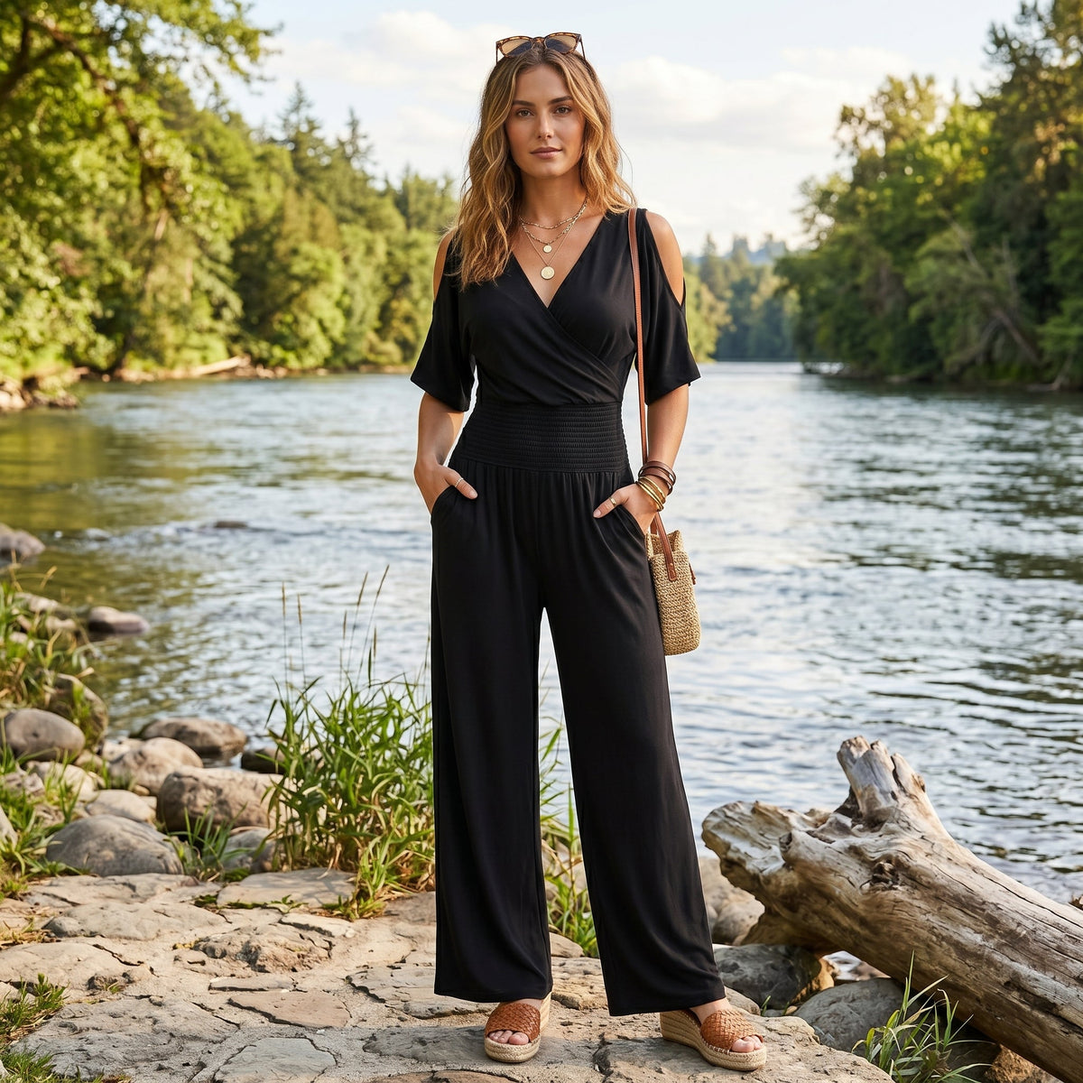 Beatriz - Tuta Fluida con Scollo Incrociato: Eleganza e Comfort per Ogni Occasione!