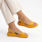 Cláudia - Sandali Piani Anatomici per Comfort e Stile