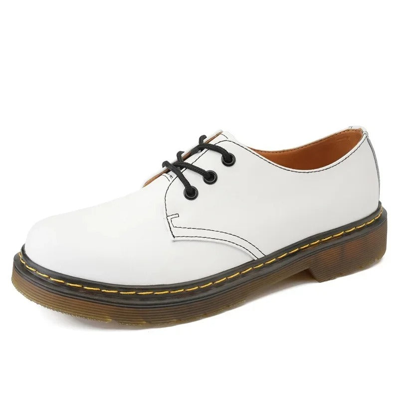 Martim - Eleganza a Bassa Caviglia: Calzature Chic per Ogni Occasione