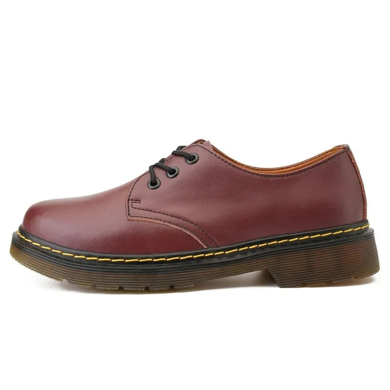 Martim - Eleganza a Bassa Caviglia: Calzature Chic per Ogni Occasione