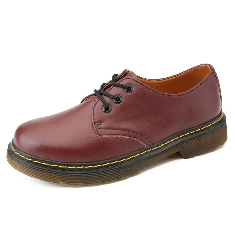 Martim - Eleganza a Bassa Caviglia: Calzature Chic per Ogni Occasione