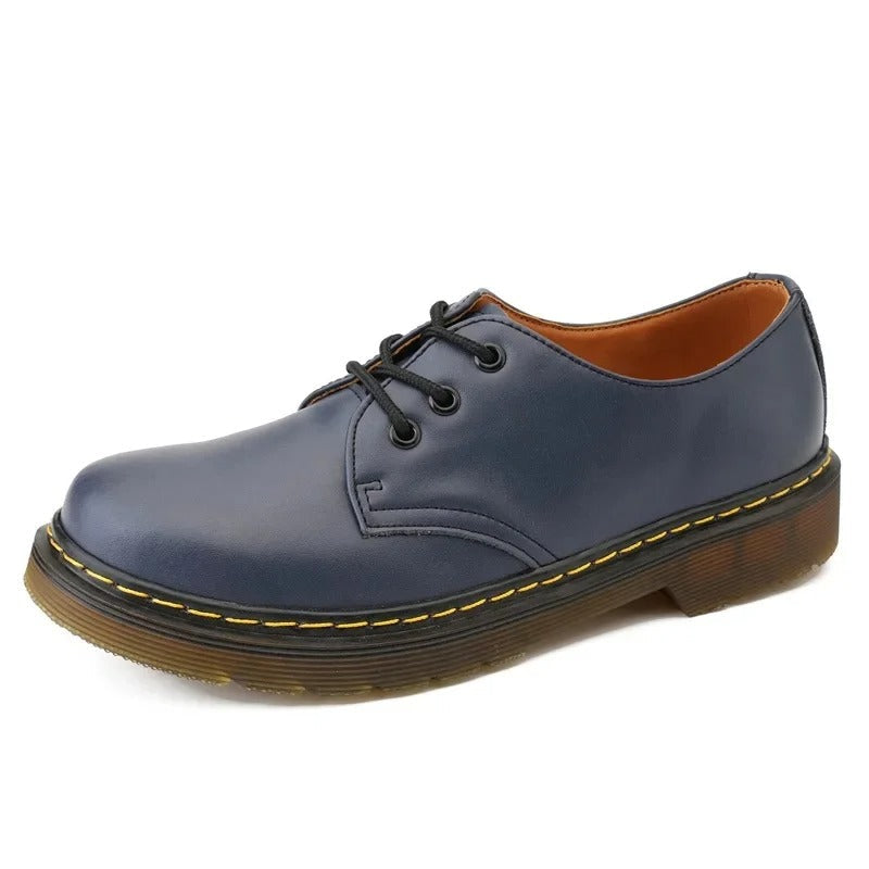 Martim - Eleganza a Bassa Caviglia: Calzature Chic per Ogni Occasione