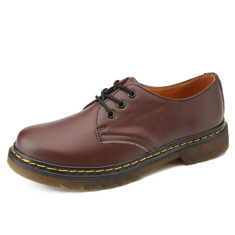 Martim - Eleganza a Bassa Caviglia: Calzature Chic per Ogni Occasione