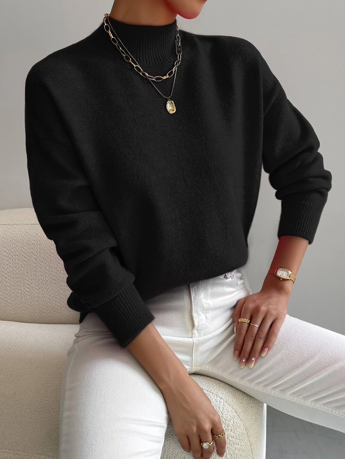 Sure! A catchy and SEO-friendly translation for "MAGLIONE" in Italian could be: **"Maglione Elegante per Ogni Occasione - Comfort e Stile"**. This title highlights elegance, versatility, comfort, and style, making it appealing for search engines and poten