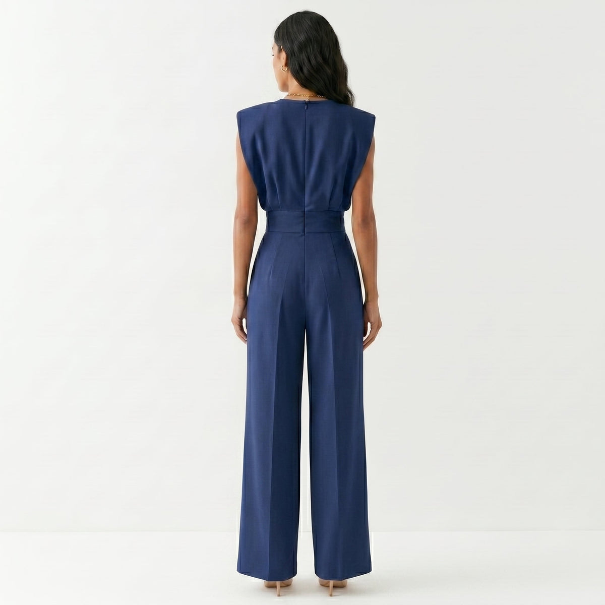 Scopri Bárbara - Tuta Strutturata Elegante e Versatile