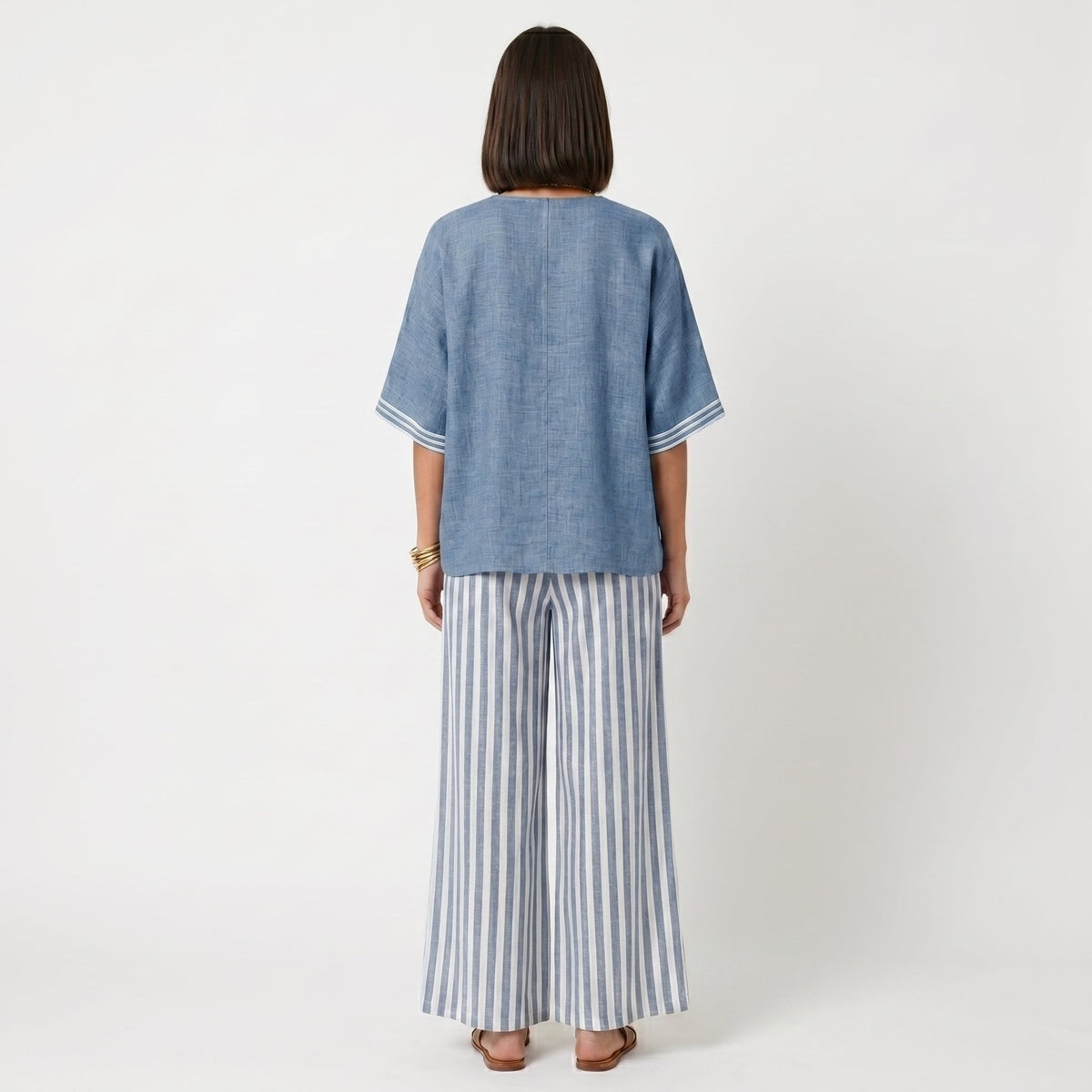 Clara - Completo Elegante in Lino con Tunica e Pantaloni a Righe per un Look Unico