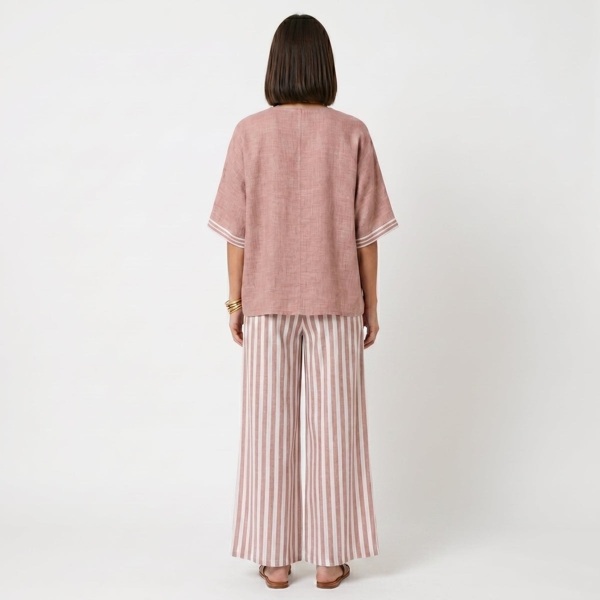 Clara - Completo Elegante in Lino con Tunica e Pantaloni a Righe per un Look Unico
